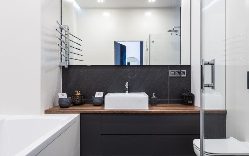 pros and cons of black bathroom fixtures