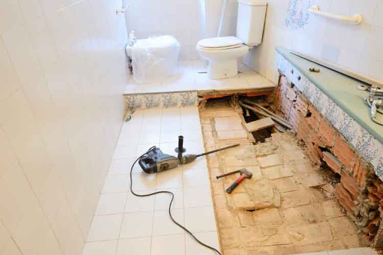 how much to renovate a small bathroom 