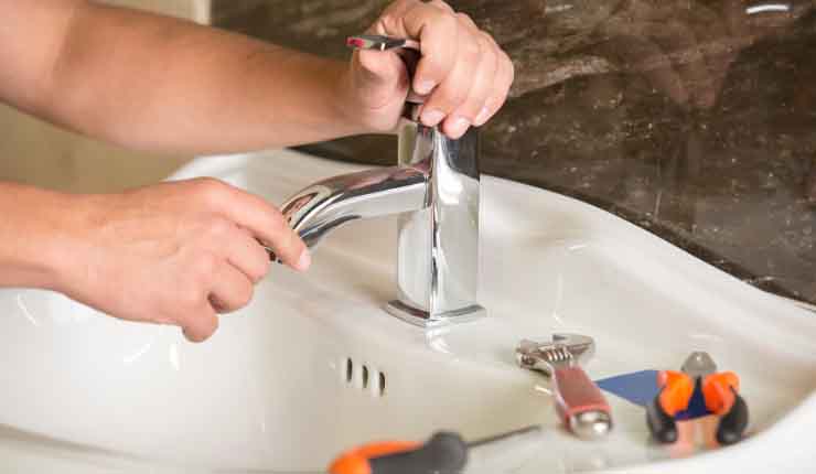 how much does plumbing work cost
